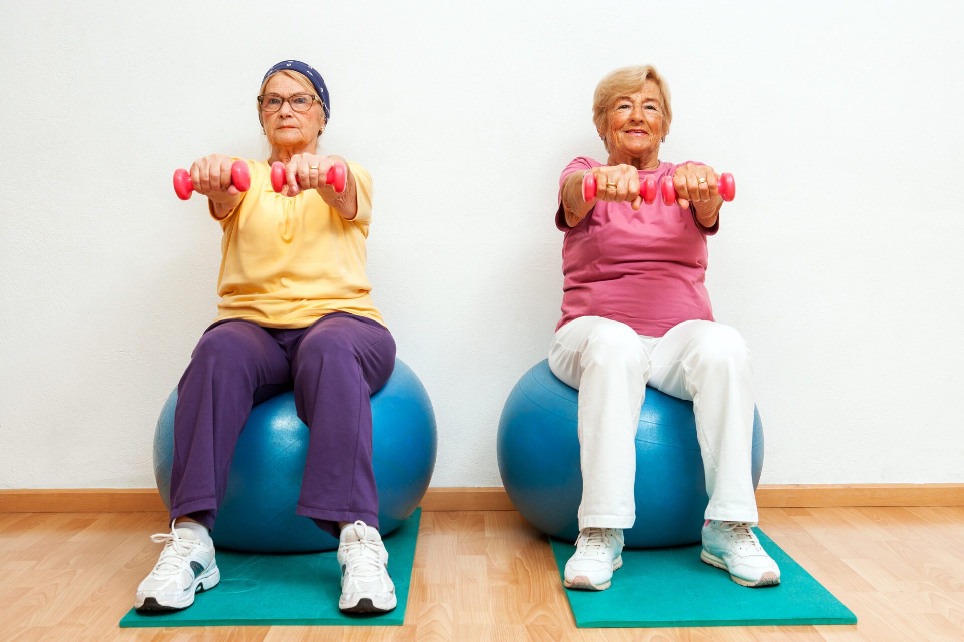 Effective and Easy Stretching Tips for Seniors - Stretchzone